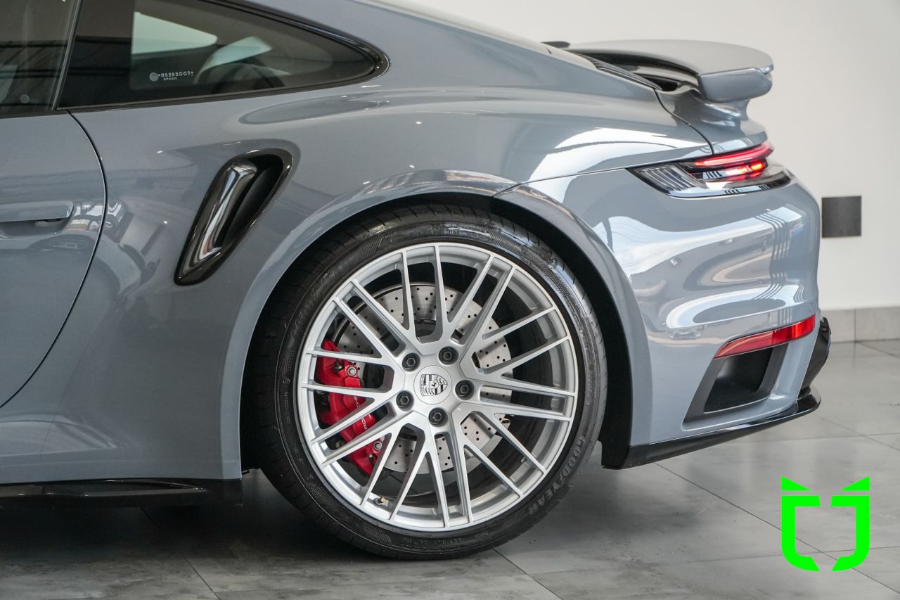 Porsche 911 3.8 24V 6 CILINDROS TURBO AUTOMÁTICO 2024 Cinza - foto 47