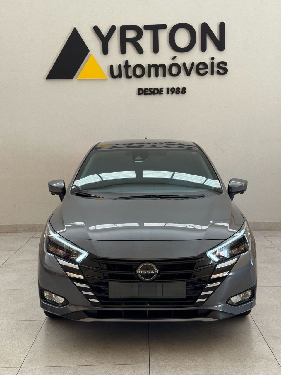 Nissan Versa Sedan 1.6 16v 4p Flex Exclusive Xtronic Automático Cvt Cinza 2025 - Ayrton Automóveis