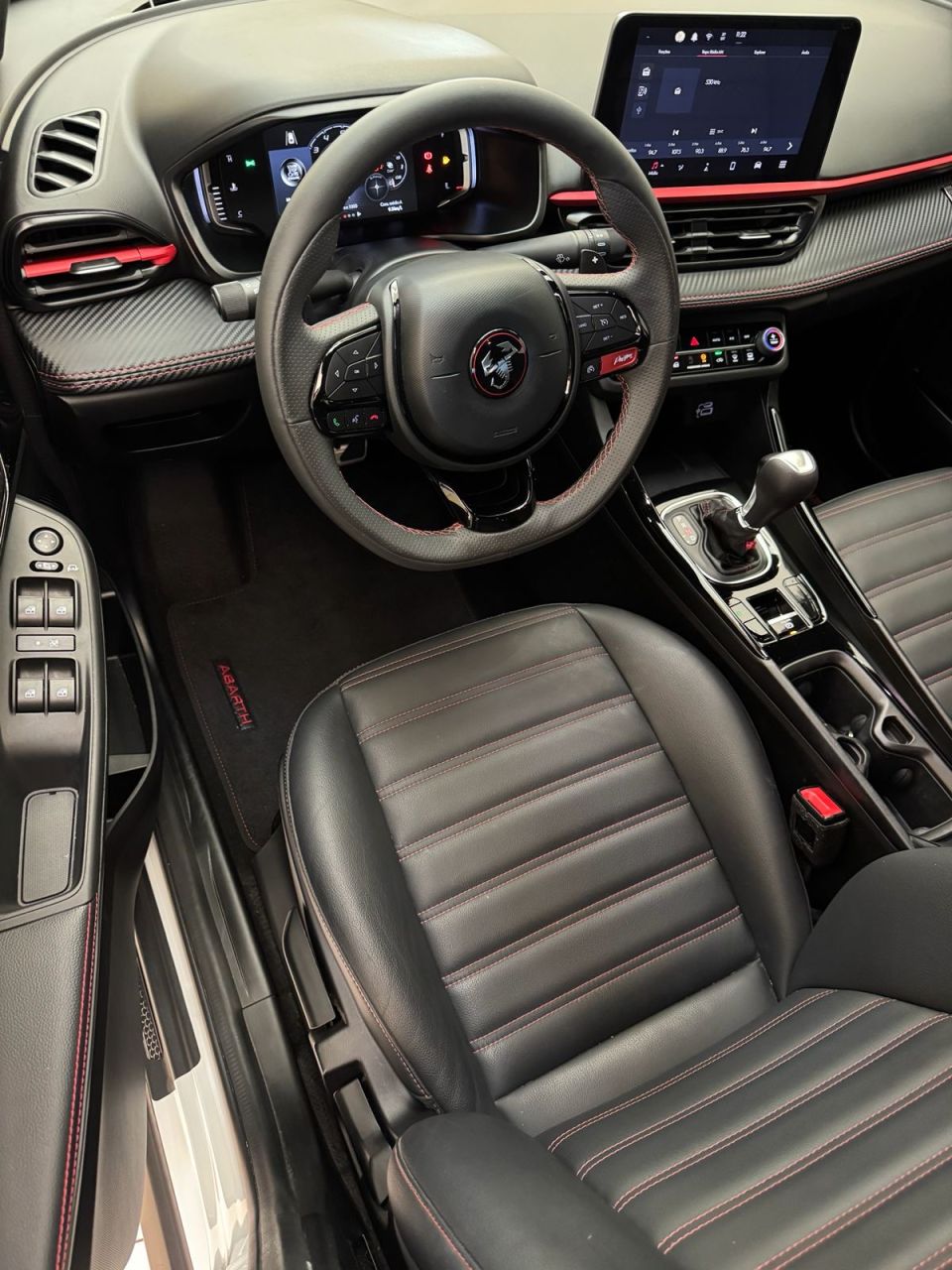 Fiat Fastback 1.3 16v 4p Flex Abarth Turbo 270 Automático Branco 2025 - Ayrton Automóveis