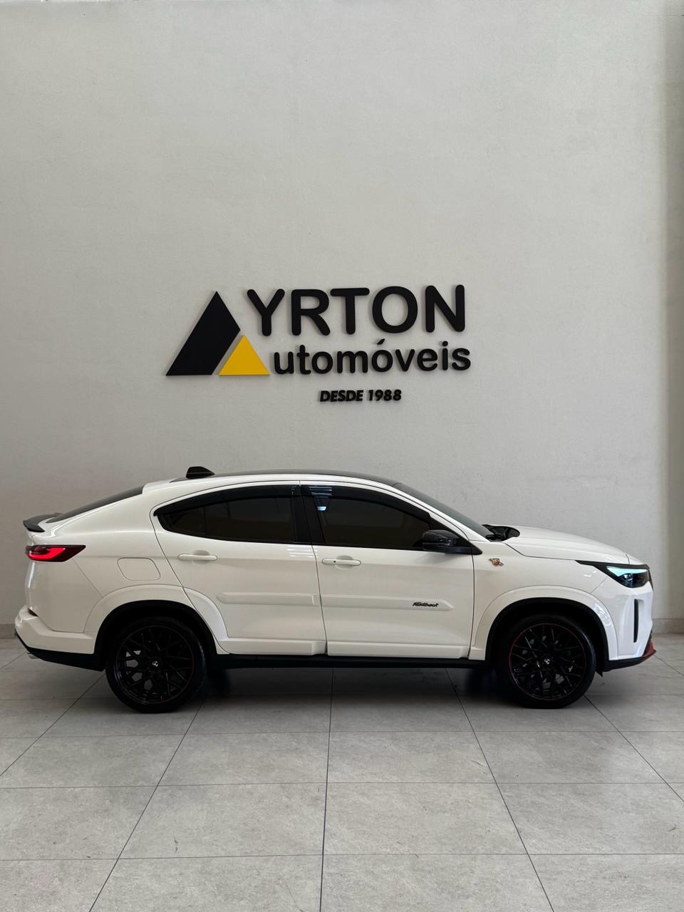 Fiat Fastback 1.3 16v 4p Flex Abarth Turbo 270 Automático Branco 2025 - Ayrton Automóveis