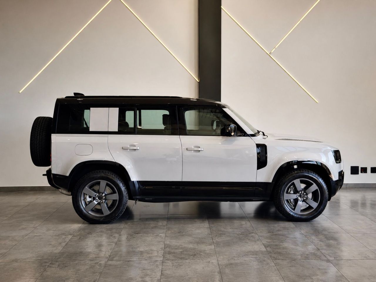 Land Rover Defender 110 3.0 24V 4P D350 TURBO DIESEL MHEV X-DYNAMIC HSE AWD AUTOMÁTICO 2026 Cinza