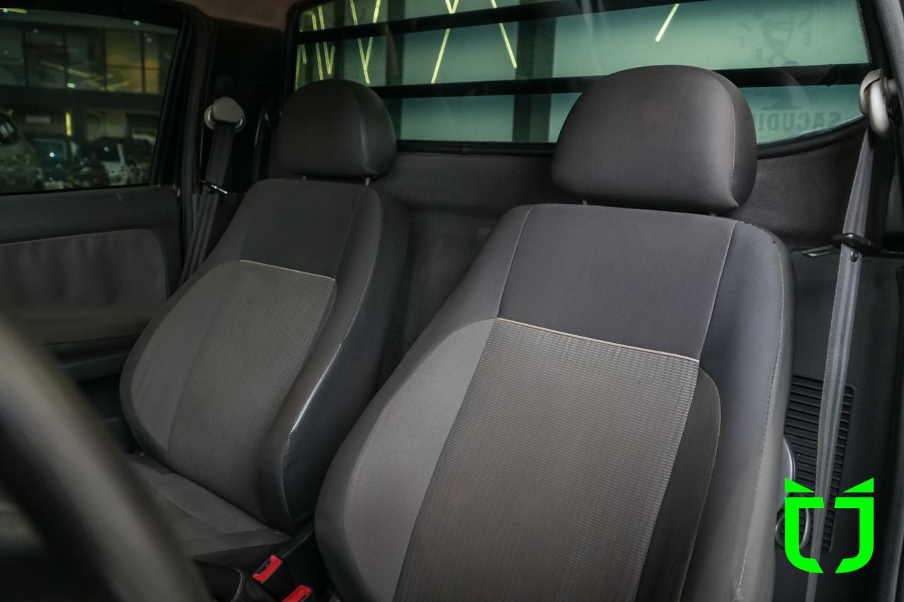 Volkswagen Saveiro 1.6 G6 TREND FLEX 2014 Preto - foto 12