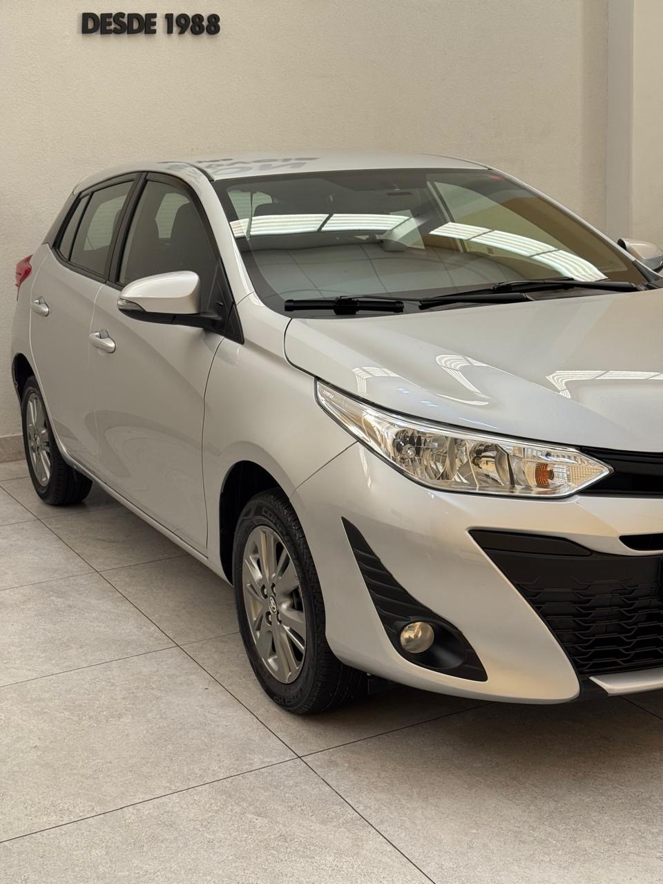 Toyota Yaris Hatch 1.3 16v 4p Flex Xl Plus Tech Multidrive Automático Cvt Prata 2020 - Ayrton Automóveis