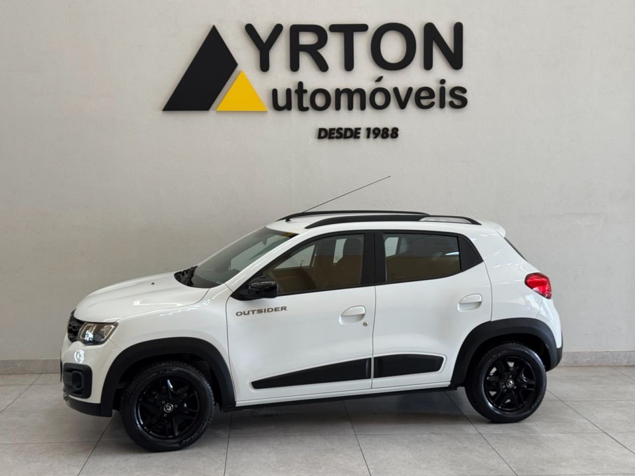 Renault Kwid 1.0 12v 4p Sce Flex Outsider Branco 2020 - Ayrton Automóveis