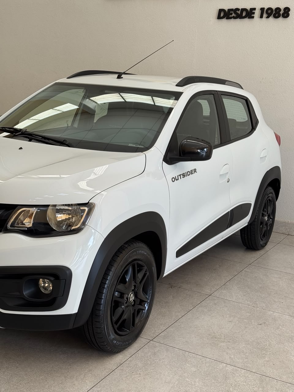 Renault Kwid 1.0 12v 4p Sce Flex Outsider Branco 2020 - Ayrton Automóveis