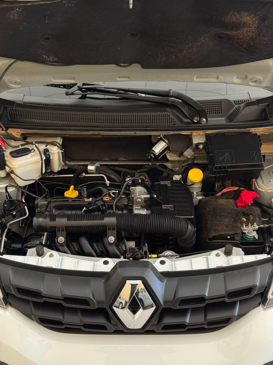 Renault Kwid 1.0 12v 4p Sce Flex Outsider Branco 2020 - Ayrton Automóveis