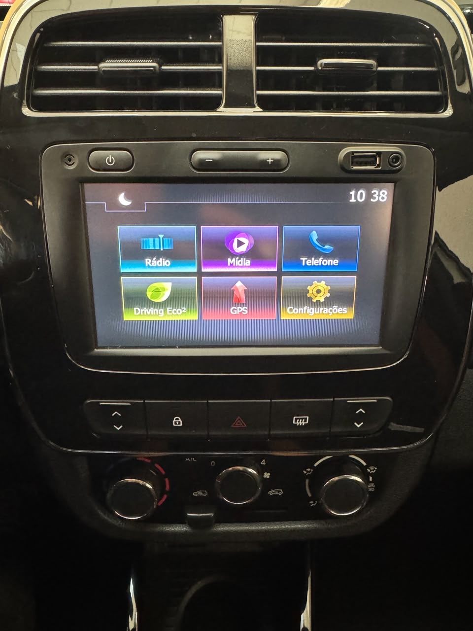 Renault Kwid 1.0 12v 4p Sce Flex Outsider Branco 2020 - Ayrton Automóveis