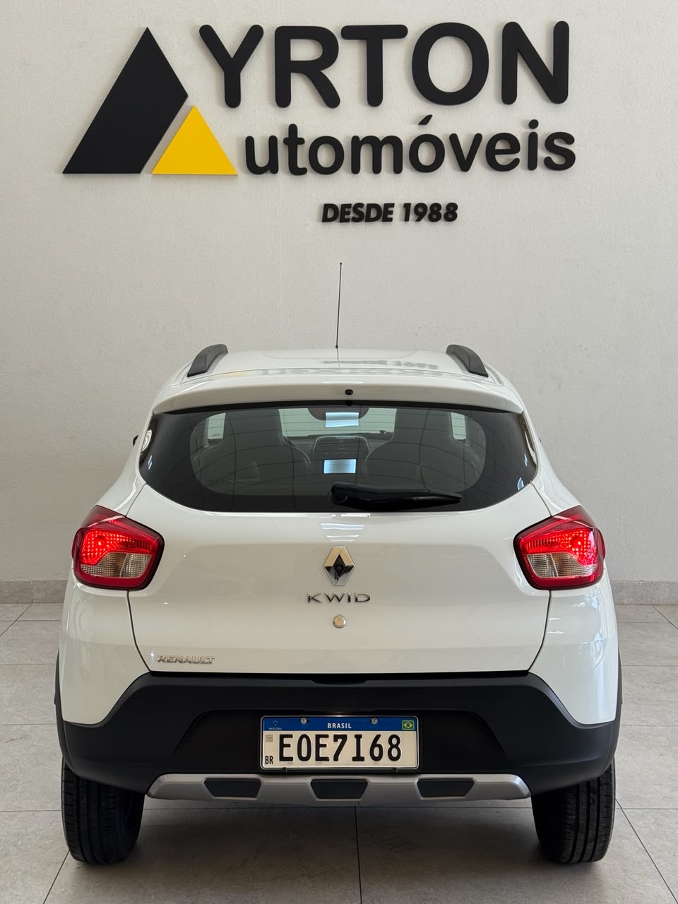 Renault Kwid 1.0 12v 4p Sce Flex Outsider Branco 2020 - Ayrton Automóveis