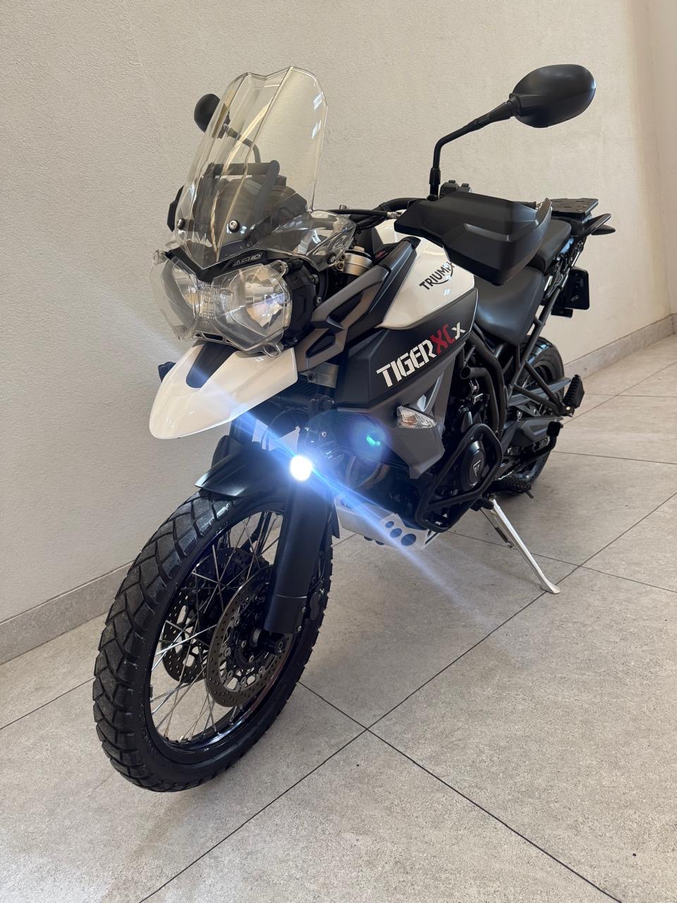 Triumph Tiger 800 Xcx Branco 2018 - Ayrton Automóveis