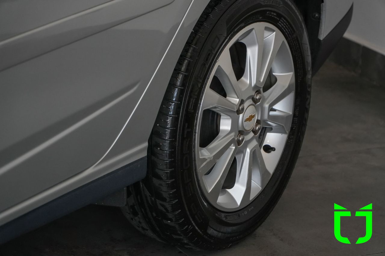 Chevrolet Prisma 1.4 4P LTZ  AUTOMÁTICO 2016 Prata - foto 15