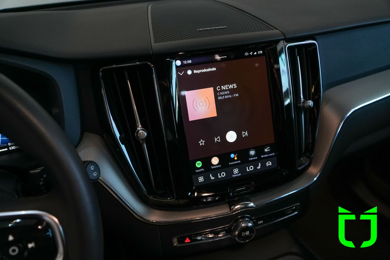 Volvo XC60 2.0 16V 4P T8 RECHARGE HÍBRIDO ULTIMATE DARK AWD TURBO GEARTRONIC AUTOMÁTICO 2023 Preto - foto 11