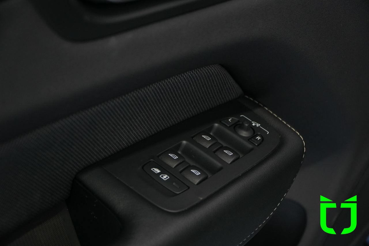 Volvo XC60 2.0 16V 4P T8 RECHARGE HÍBRIDO ULTIMATE DARK AWD TURBO GEARTRONIC AUTOMÁTICO 2023 Preto - foto 18