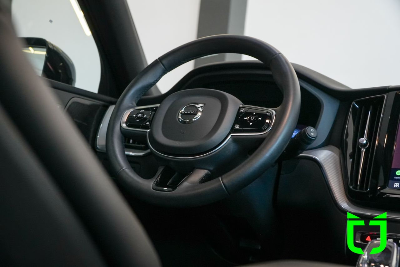Volvo XC60 2.0 16V 4P T8 RECHARGE HÍBRIDO ULTIMATE DARK AWD TURBO GEARTRONIC AUTOMÁTICO 2023 Preto - foto 22