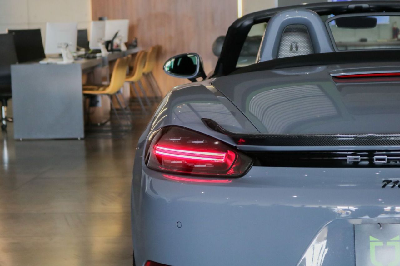 Porsche 718 2.0 16V H4 BOXSTER AUTOMÁTICO PDK 2024 Cinza - foto 6