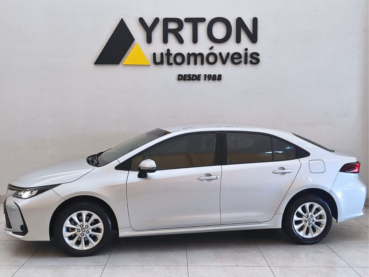 Toyota Corolla 2.0 16v 4p Flex Gli Direct Shift Automático Cvt Prata 2021 - Ayrton Automóveis