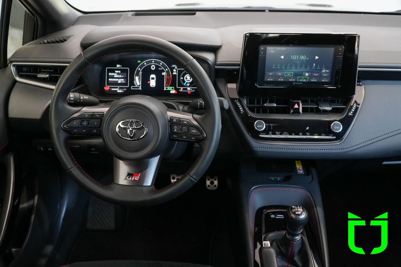 Toyota GR Corolla 1.6 16V 4P TURBO CIRCUIT GR-FOUR 2024 Cinza - foto 17
