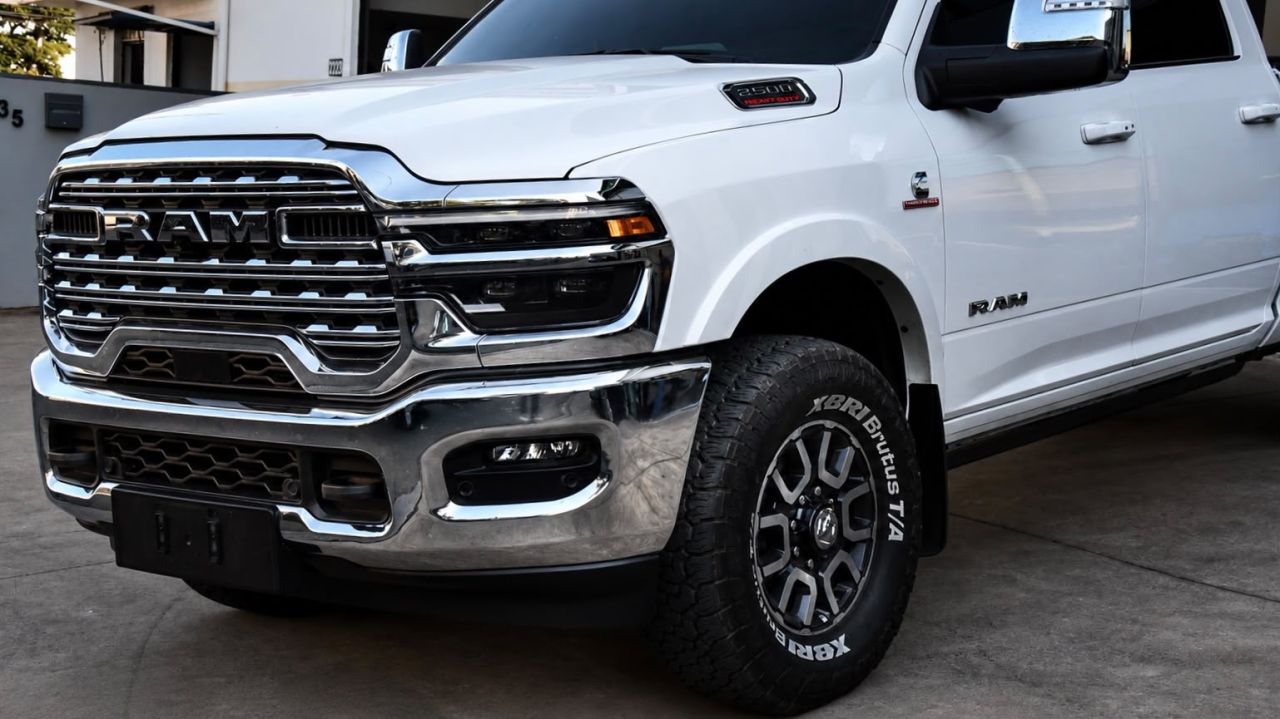 Ram 3500 6.7 I6 LIMITED LONG HORN CABINE DUPLA 4X4 TURBO DIESEL AUTOMÁTICO 2025 Branco - foto 3