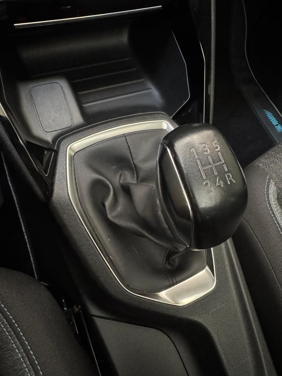 Peugeot 208 1.0 4p Flex Firefly Style Branco Perola 2024 - Ayrton Automóveis