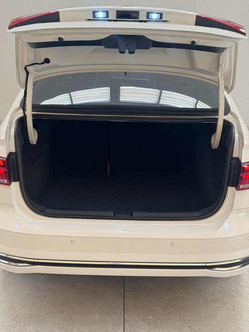 Volkswagen Virtus 1.0 4p 200 Tsi Flex Highline Automático Branco 2020 - Ayrton Automóveis