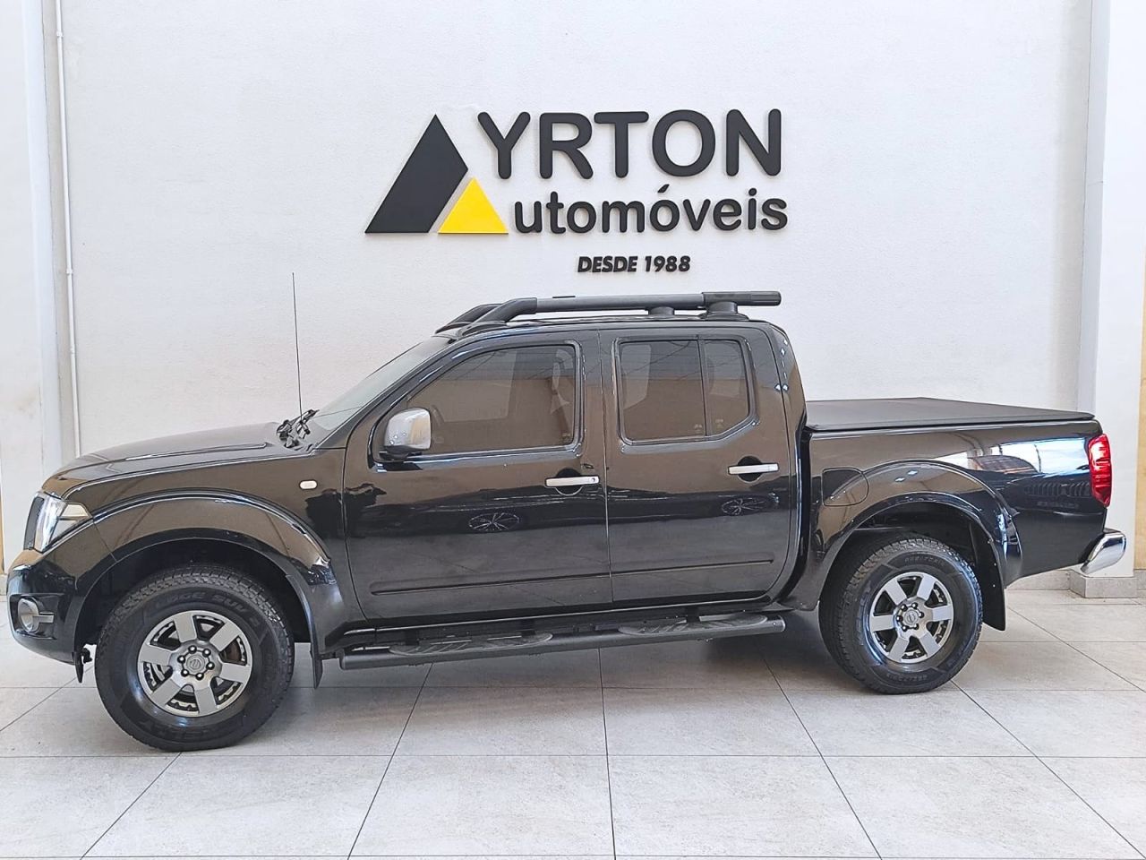 Nissan Frontier 2.5 16v 4x4 Sv Attack Turbo Diesel Cabine Dupla Preto 2014 - Ayrton Automóveis