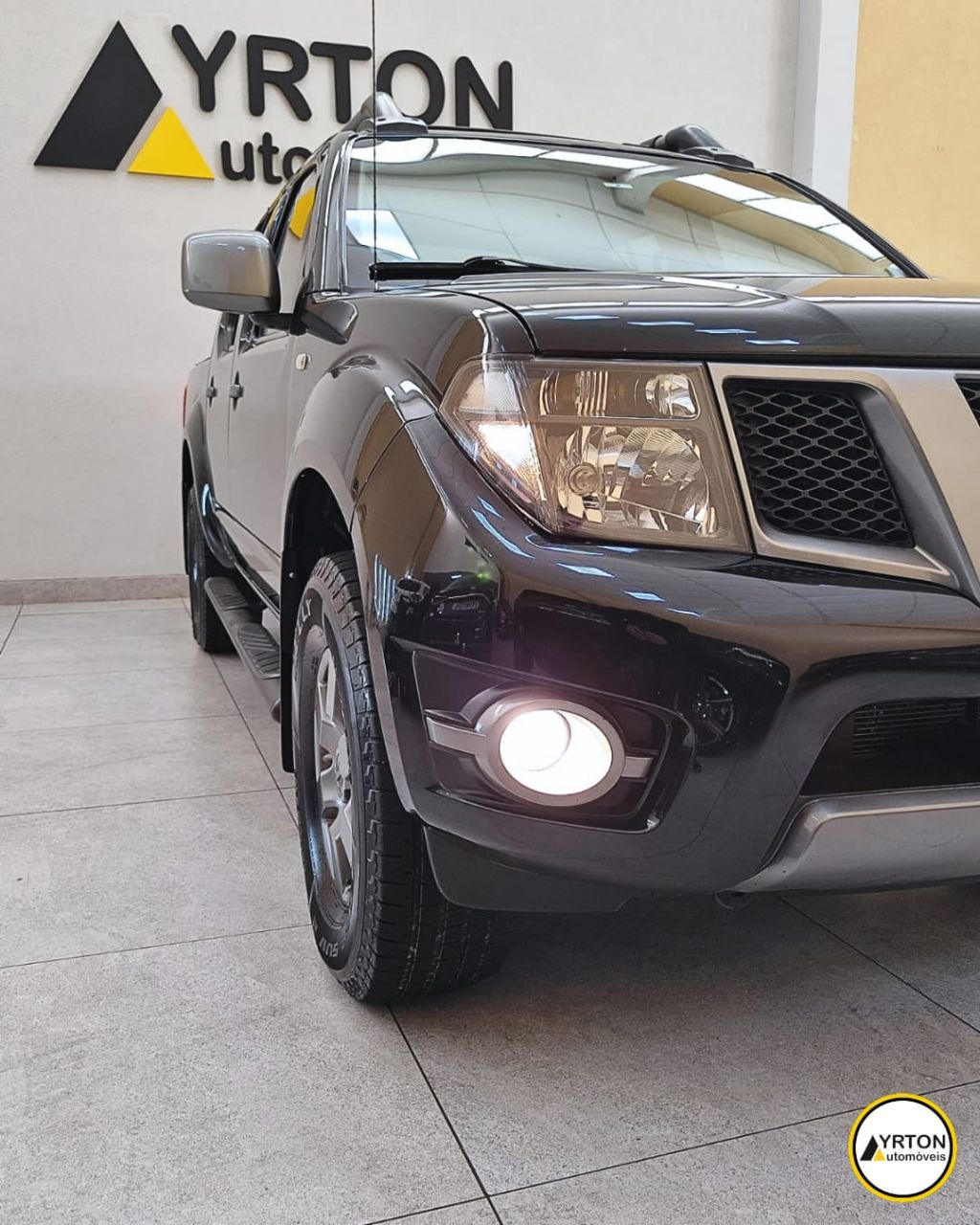 Nissan Frontier 2.5 16v 4x4 Sv Attack Turbo Diesel Cabine Dupla Preto 2014 - Ayrton Automóveis