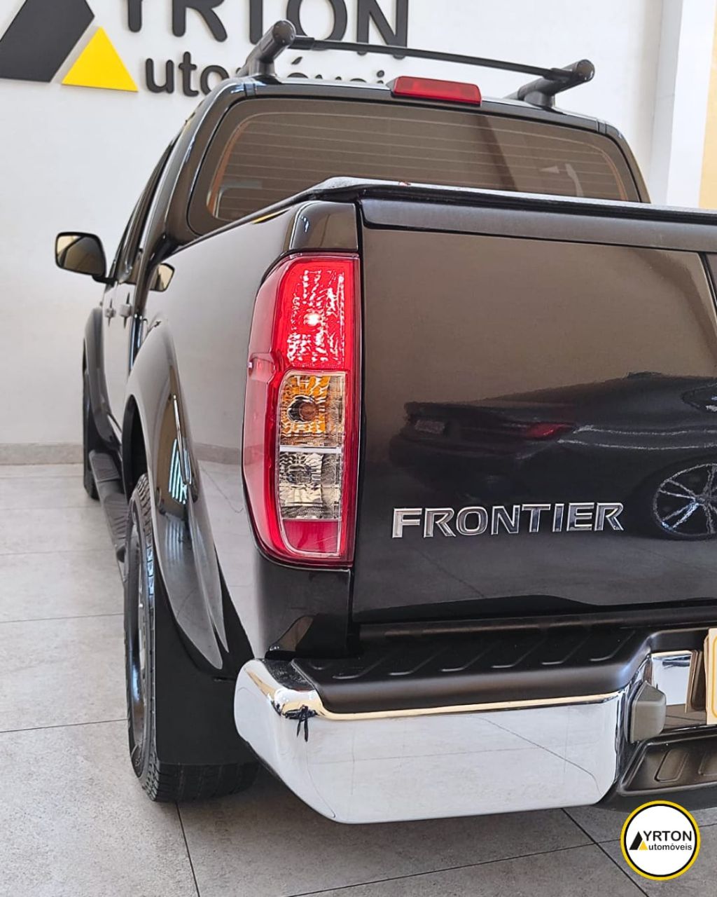 Nissan Frontier 2.5 16v 4x4 Sv Attack Turbo Diesel Cabine Dupla Preto 2014 - Ayrton Automóveis