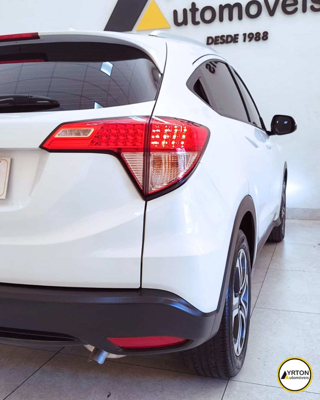 Honda Hr-v 1.8 16v 4p Ex Flex Automático Cvt Branco Perola 2017 - Ayrton Automóveis