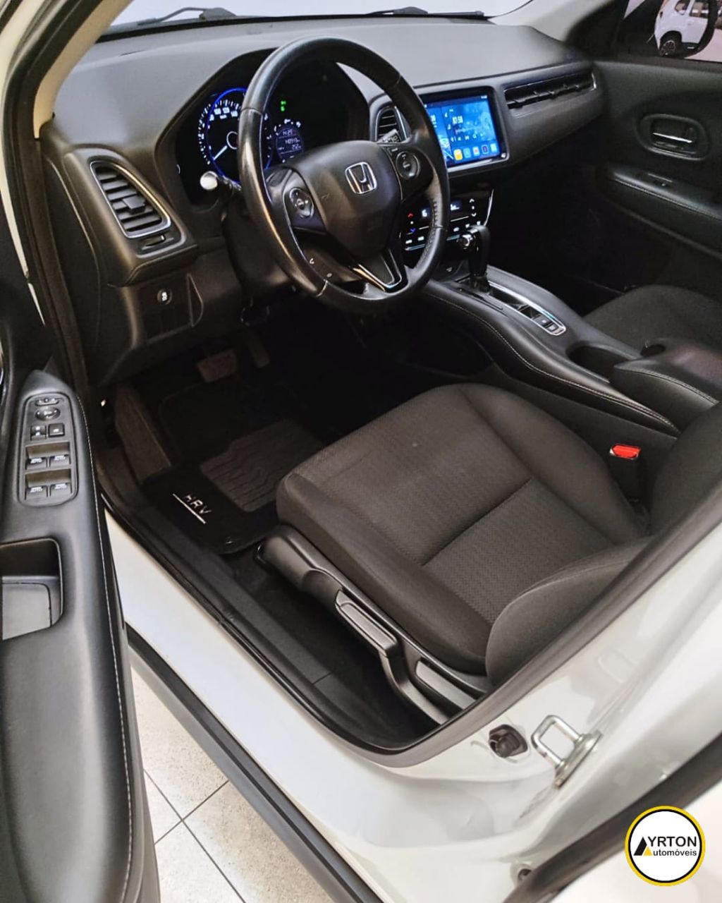 Honda Hr-v 1.8 16v 4p Ex Flex Automático Cvt Branco Perola 2017 - Ayrton Automóveis