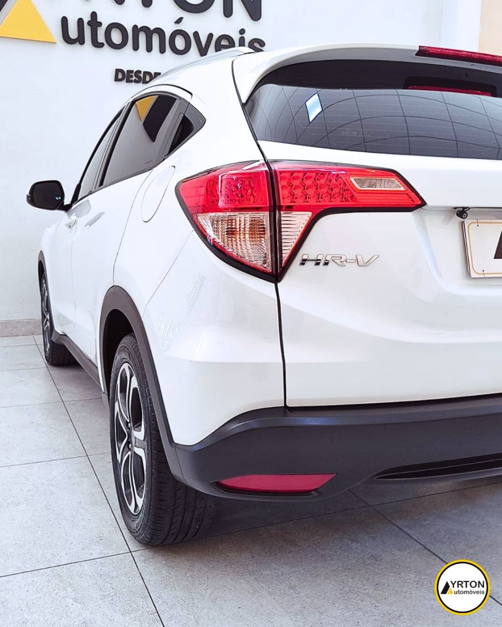 Honda Hr-v 1.8 16v 4p Ex Flex Automático Cvt Branco Perola 2017 - Ayrton Automóveis