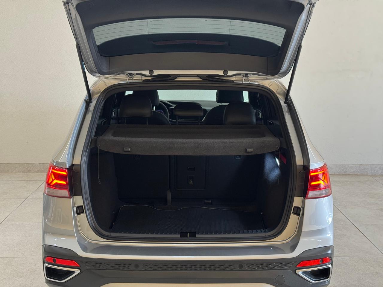 Volkswagen Taos 1.4 16v 4p Flex 250 Tsi Highline Automático Prata 2024 - Ayrton Automóveis