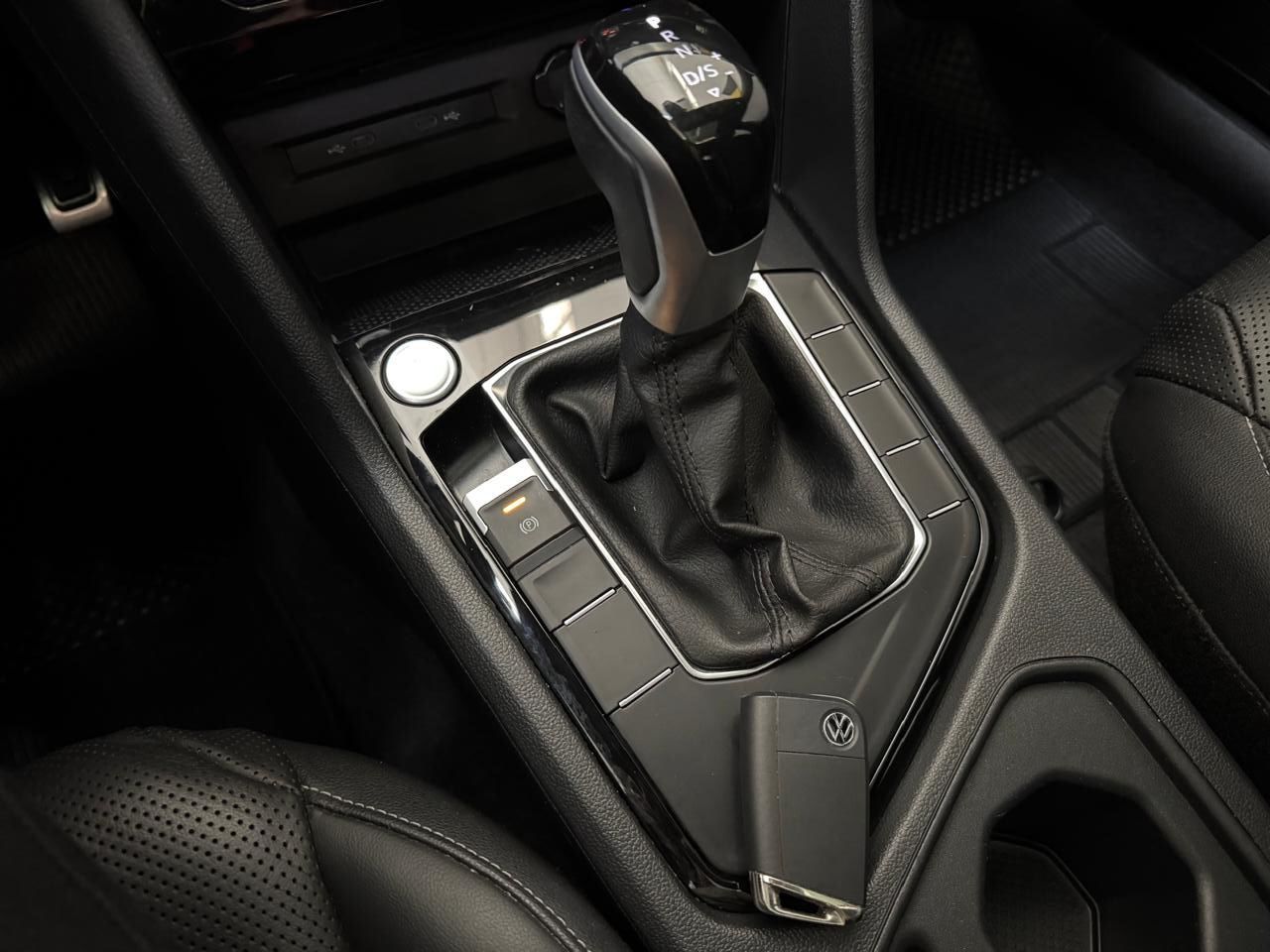 Volkswagen Taos 1.4 16v 4p Flex 250 Tsi Highline Automático Prata 2024 - Ayrton Automóveis