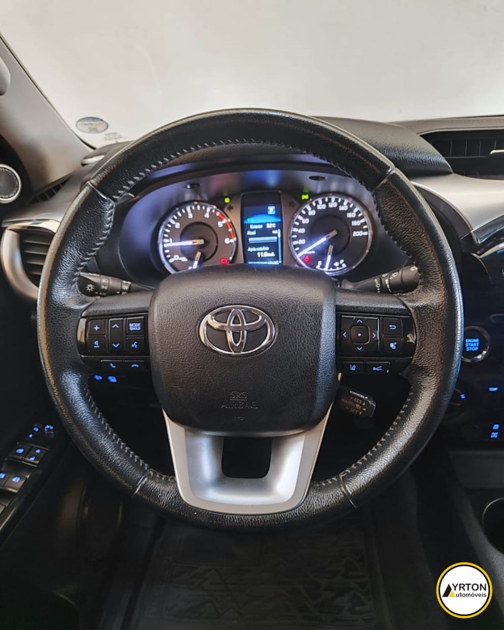 Toyota Hilux Caminhonete 2.8 16v Srx 4x4 Diesel Cabine Dupla Automático Preto 2023 - Ayrton Automóveis