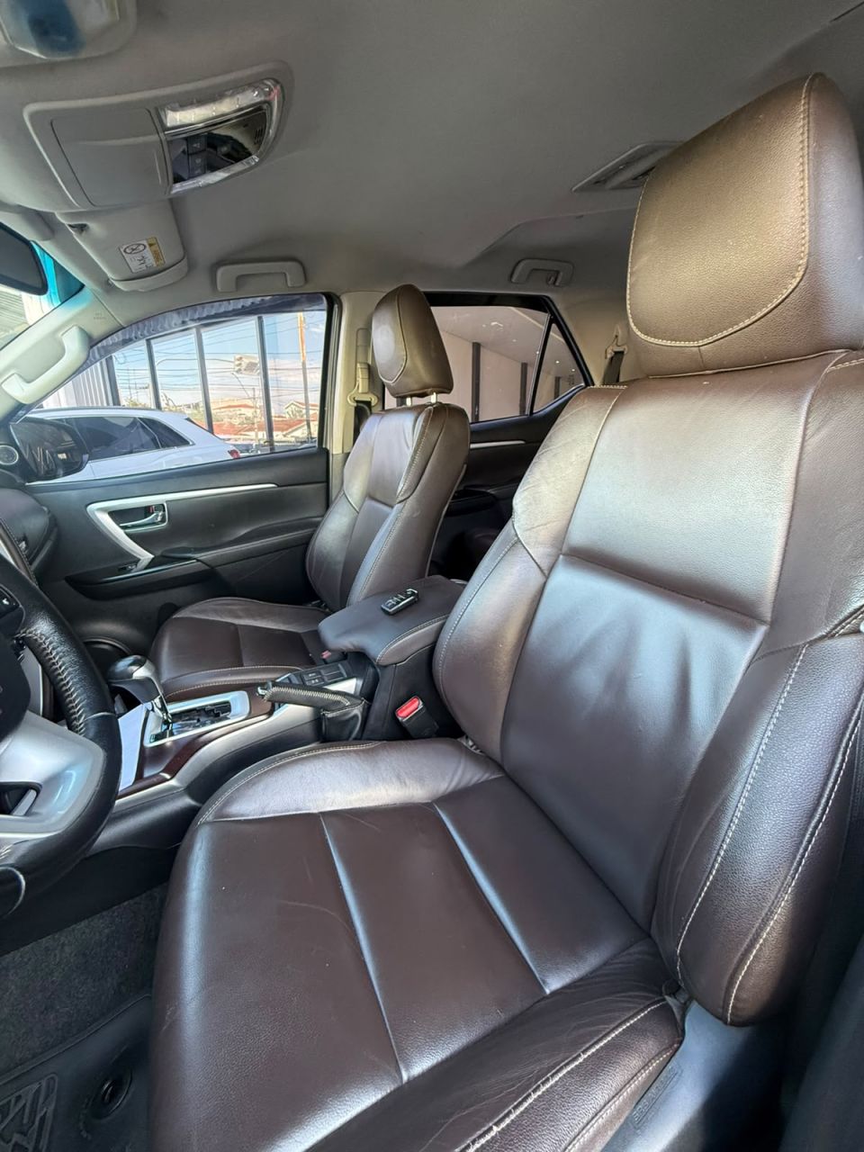 Toyota Hilux SW4 2.8 4P SRX 4X4 TURBO DIESEL AUTOMÁTICO 2019 Cinza - foto 12