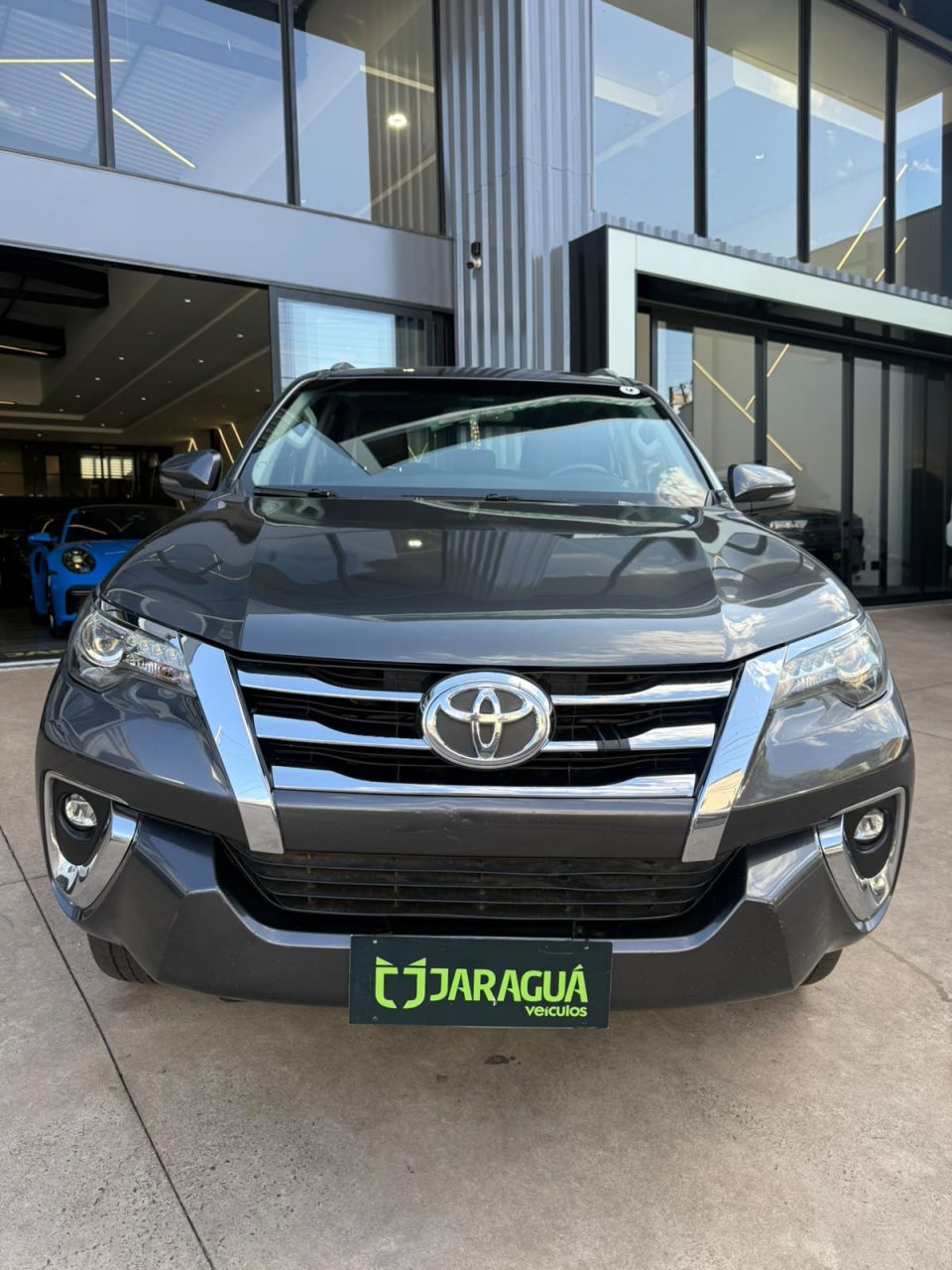 Toyota Hilux SW4 2.8 4P SRX 4X4 TURBO DIESEL AUTOMÁTICO 2019 Cinza - foto 2