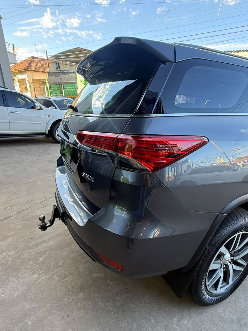 Toyota Hilux SW4 2.8 4P SRX 4X4 TURBO DIESEL AUTOMÁTICO 2019 Cinza - foto 4