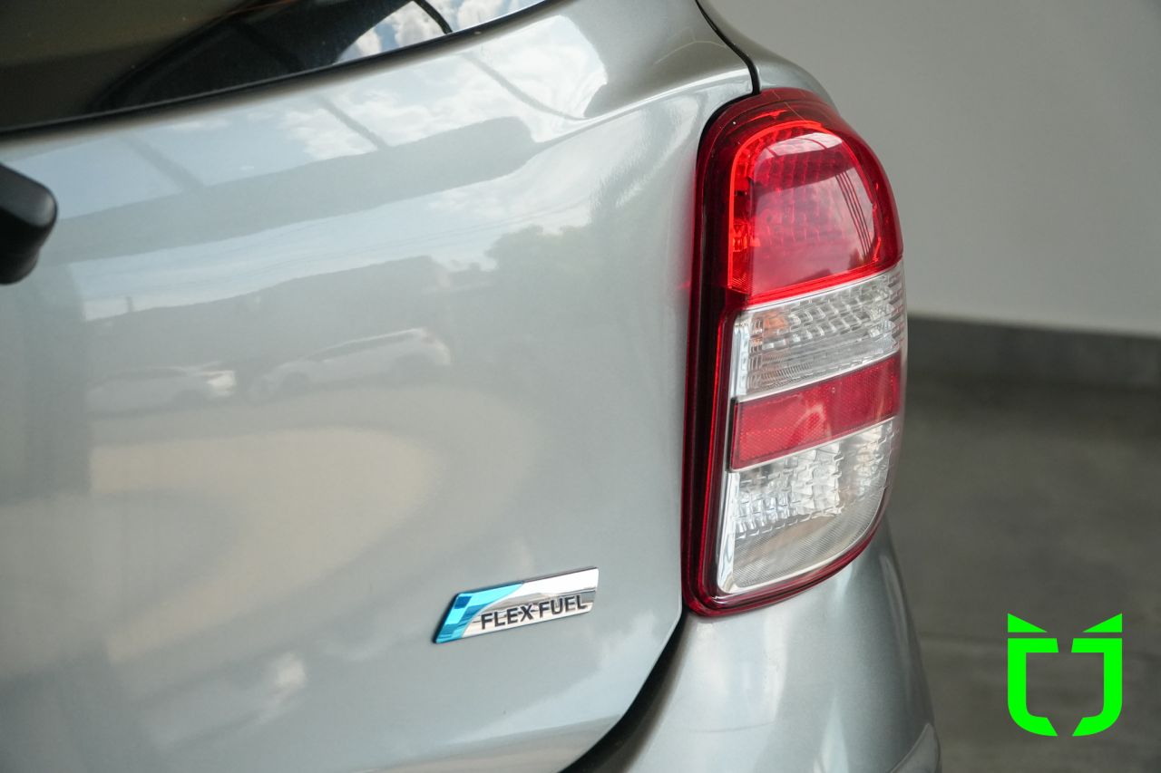 Nissan March 1.0 12V 4P S FLEX 2014 Cinza - foto 17