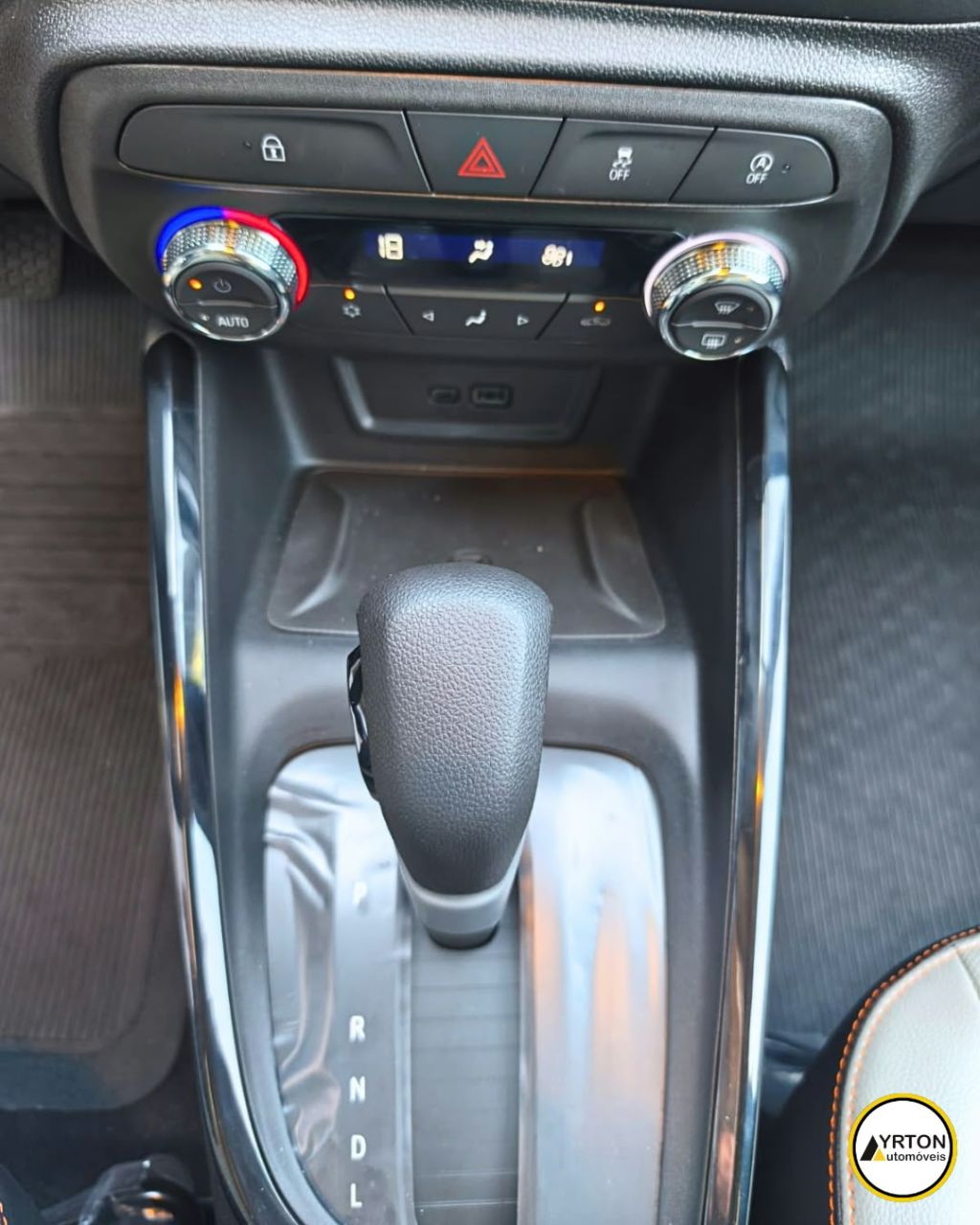 Chevrolet Sonic Hatch 1.0 12v 4p Flex Premier Turbo Automático Preto 2027 - Ayrton Automóveis