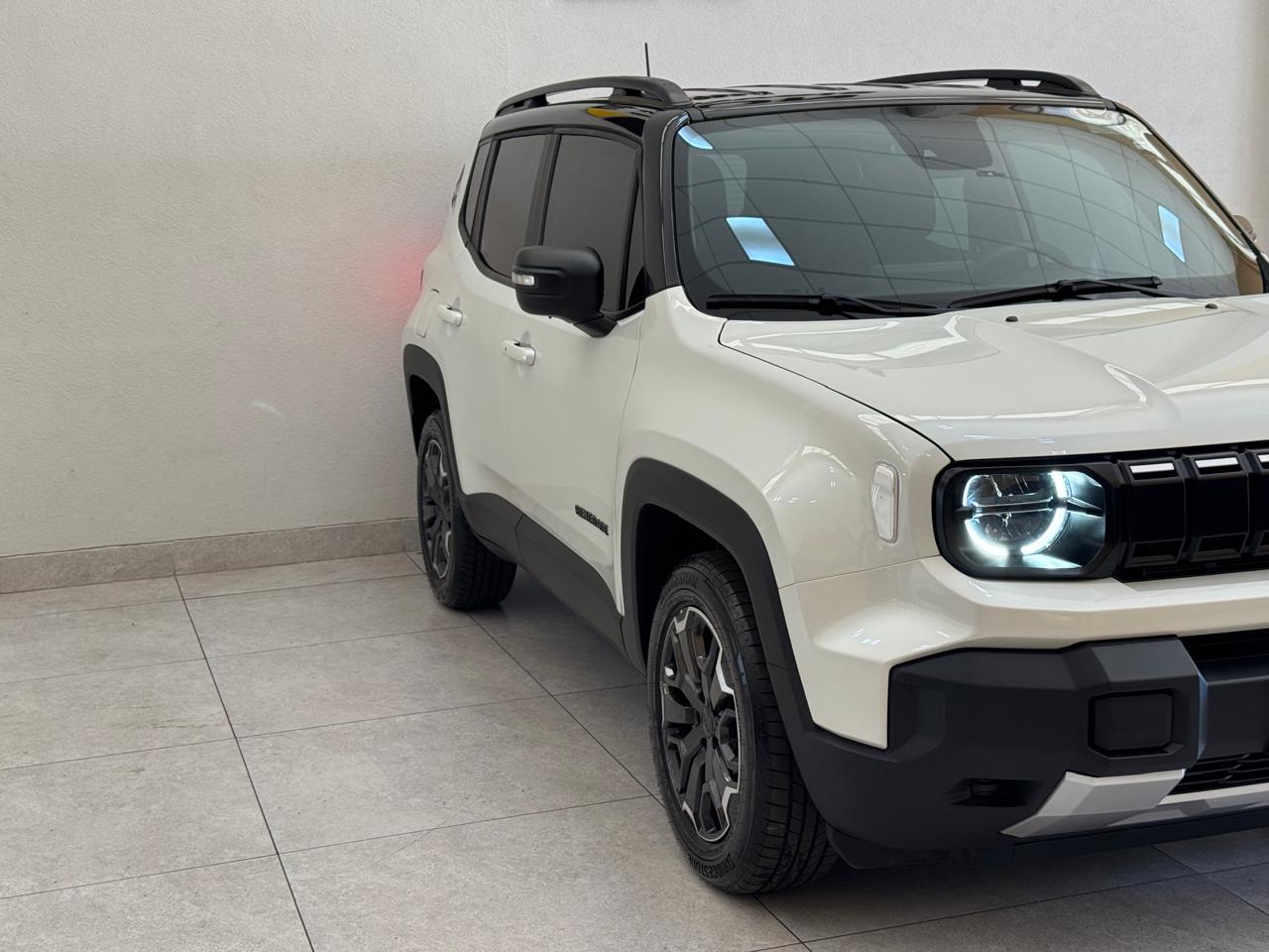 Jeep Renegade 1.3 16v 4p Flex T270 Altitude Turbo Automático Branco 2027 - Ayrton Automóveis