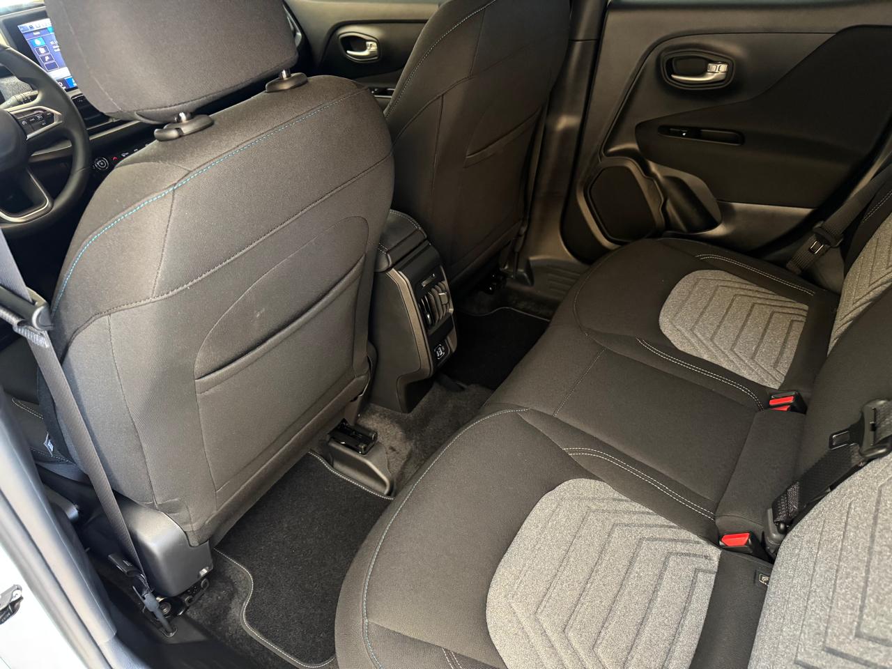 Jeep Renegade 1.3 16v 4p Flex T270 Altitude Turbo Automático Branco 2027 - Ayrton Automóveis
