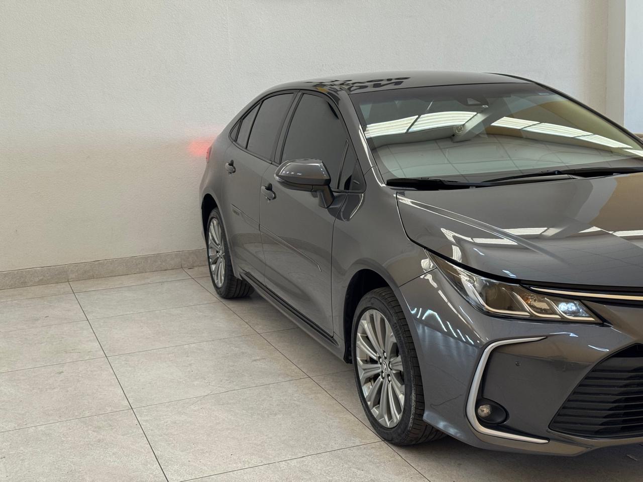 Toyota Corolla 2.0 16v 4p Xei Flex Automático Cinza 2023 - Ayrton Automóveis