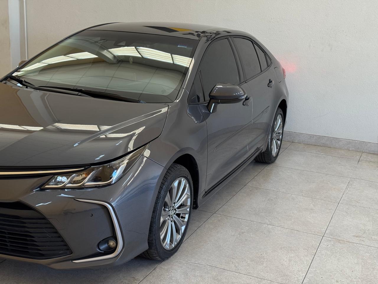 Toyota Corolla 2.0 16v 4p Xei Flex Automático Cinza 2023 - Ayrton Automóveis