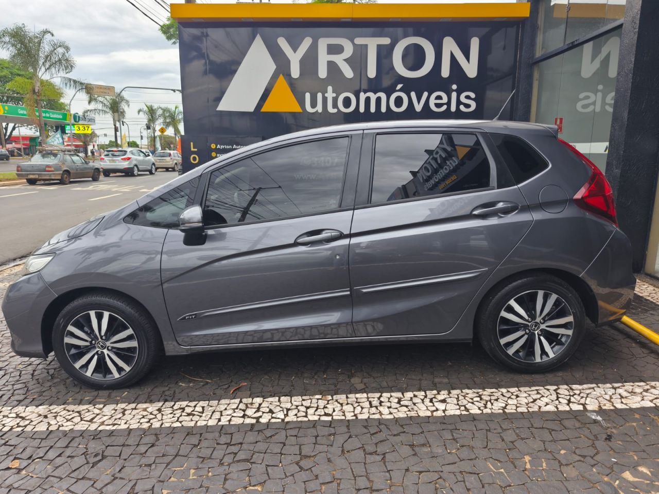 Honda Fit 1.5 16v 4p Ex Automático Cinza 2018 - Ayrton Automóveis