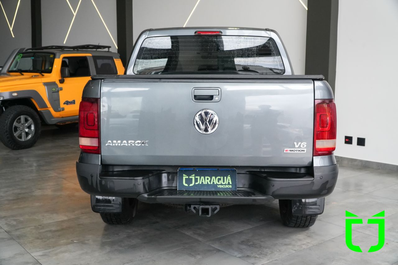 Volkswagen Amarok 3.0 V6 CABINE DUPLA COMFORT 4X4 TURBO INTERCOOLER AUTOMÁTICO 2023 Cinza - foto 5