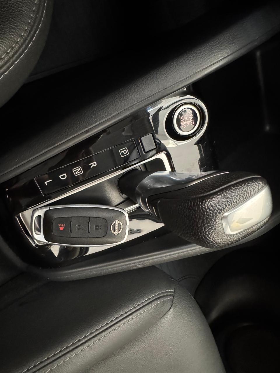 Nissan Kicks 1.6 16v 4p Flexstart Advance Xtronic Automático Cvt Branco 2024 - Ayrton Automóveis
