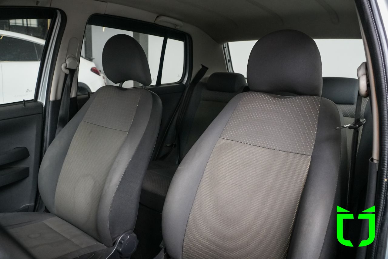 Volkswagen Fox 1.0 2007 Prata - foto 12