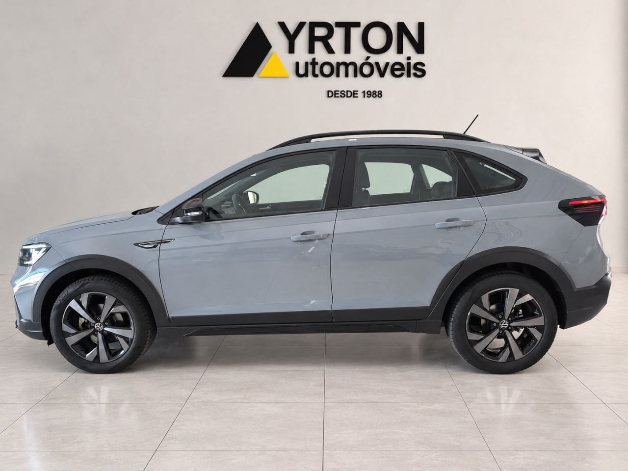 Volkswagen Nivus 1.0 4p Flex 200 Tsi Highline Turbo Automático Cinza 2022 - Ayrton Automóveis