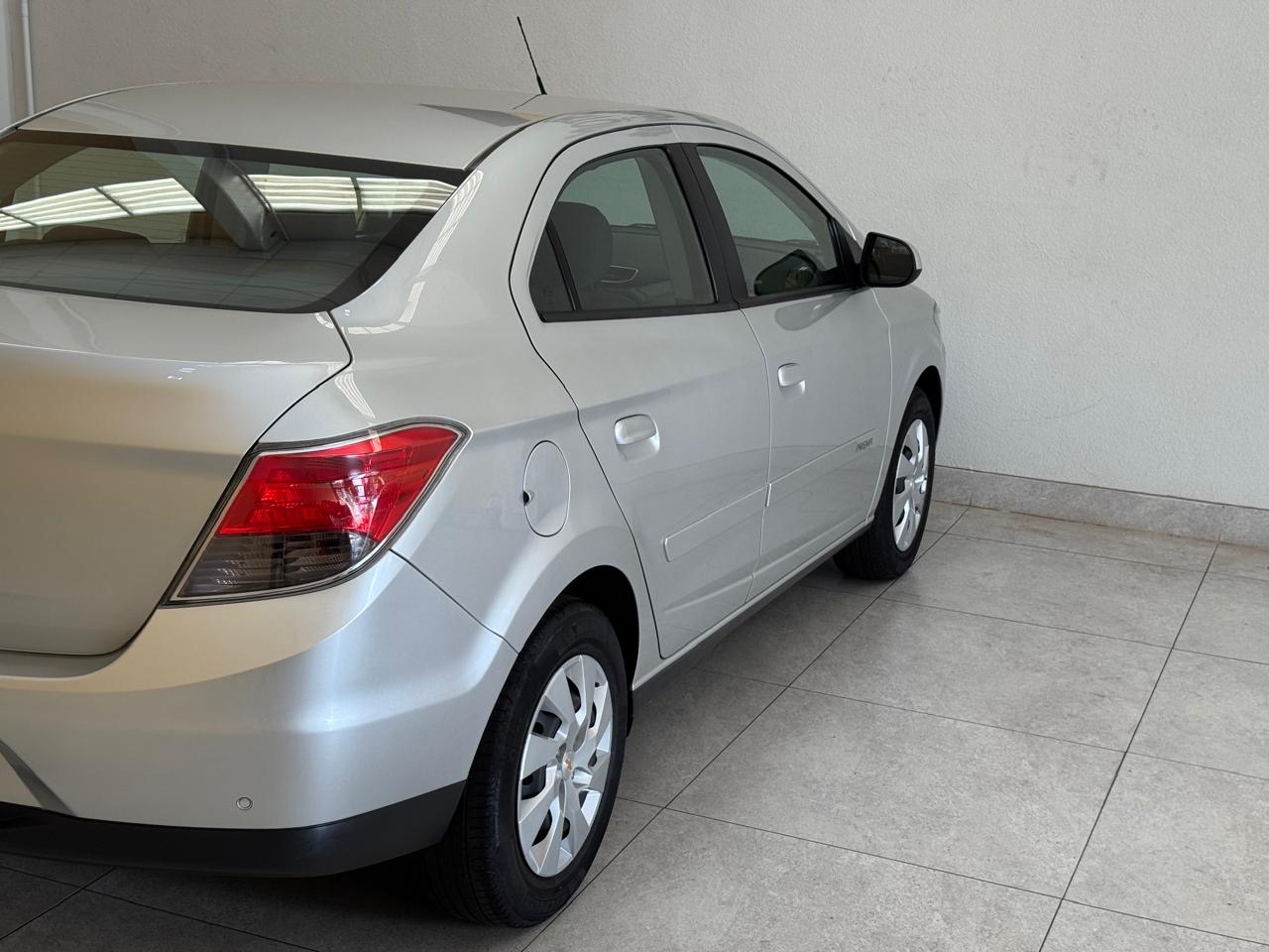 Chevrolet Prisma 1.4 4p Lt Flex Prata 2014 - Ayrton Automóveis