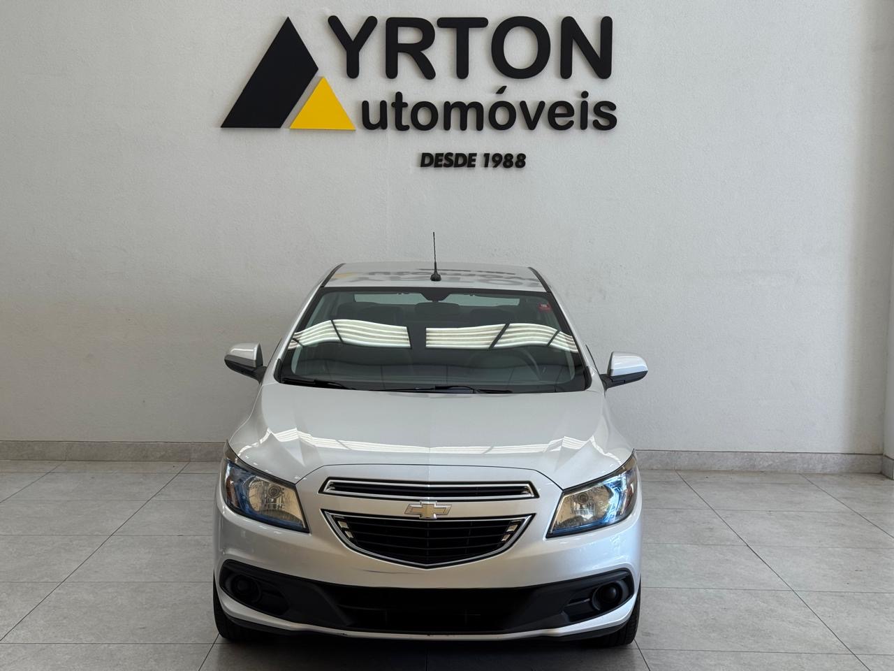 Chevrolet Prisma 1.4 4p Lt Flex Prata 2014 - Ayrton Automóveis