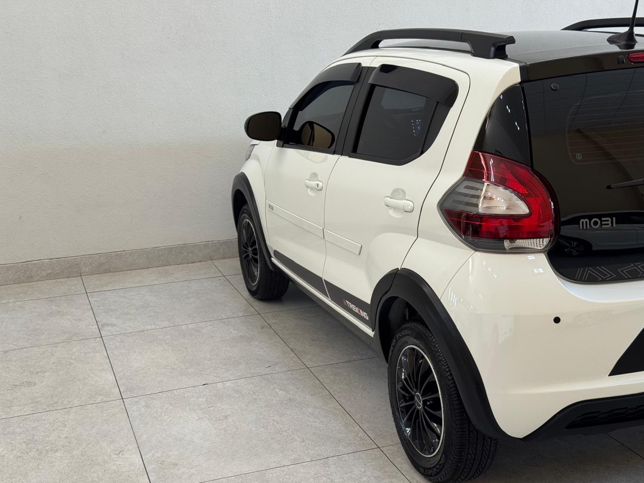 Fiat Mobi 1.0 4p Flex Evo Trekking Branco 2022 - Ayrton Automóveis