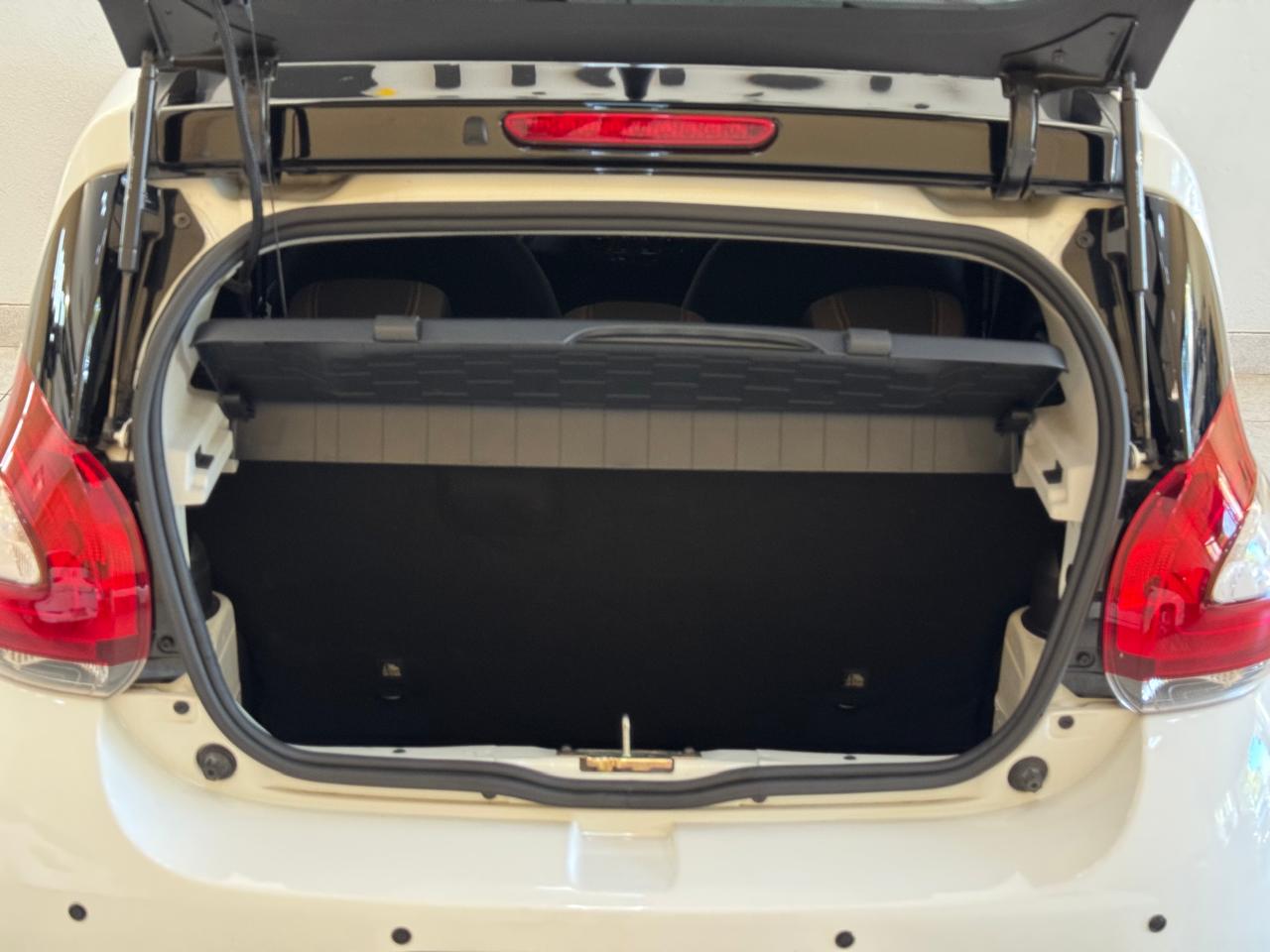 Fiat Mobi 1.0 4p Flex Evo Trekking Branco 2022 - Ayrton Automóveis